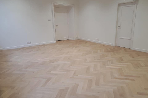 Afbeelding renovatie van parketvloer